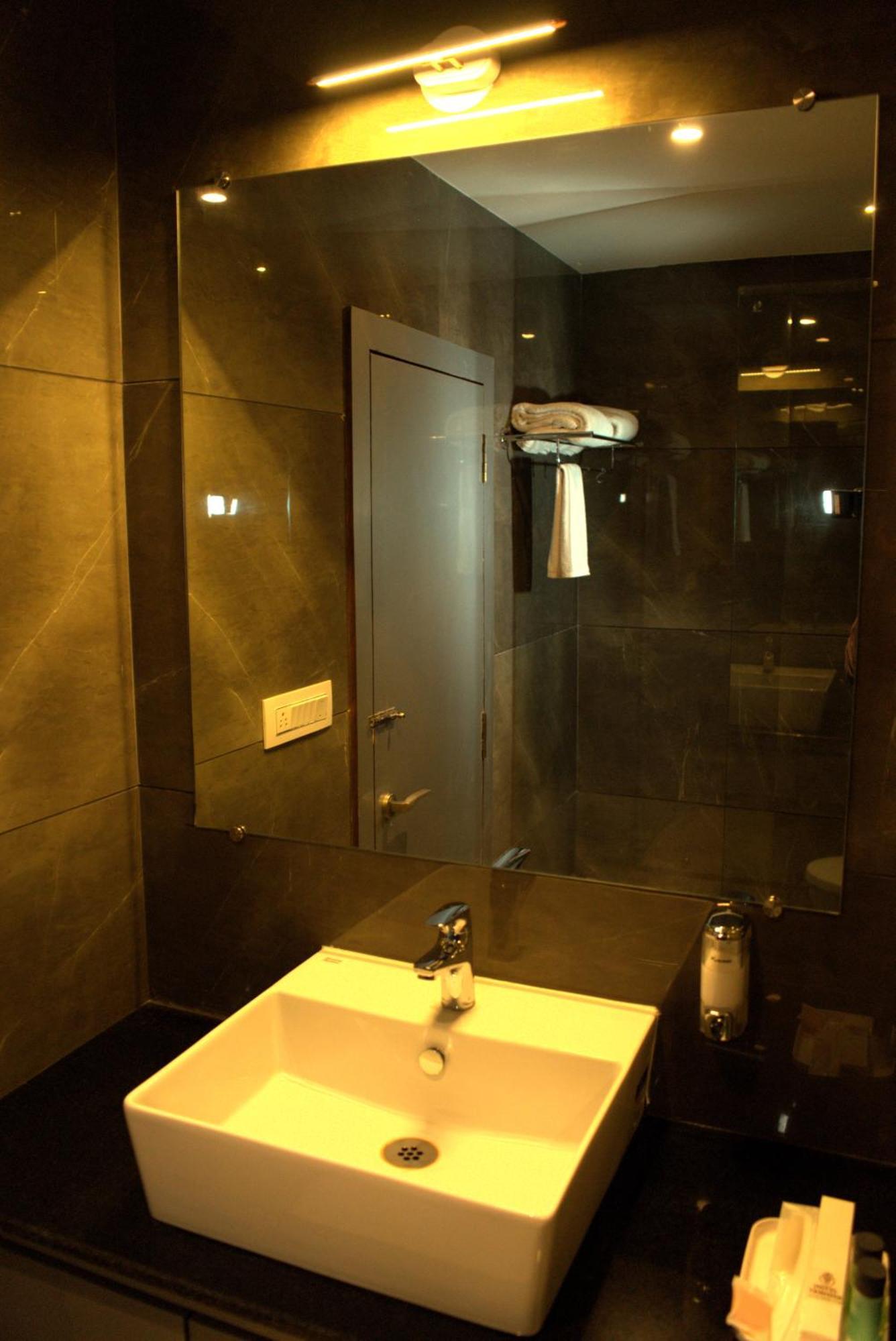 Hotel Tanisha Kishanganj Exterior foto